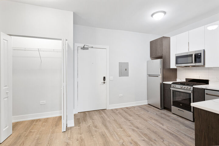Property Photo:  