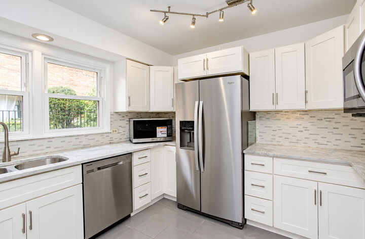Property Photo:  4820 W Conrad Street 106  IL 60077 