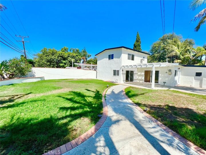 Property Photo:  1417 Vuelta Grande  CA 90815 