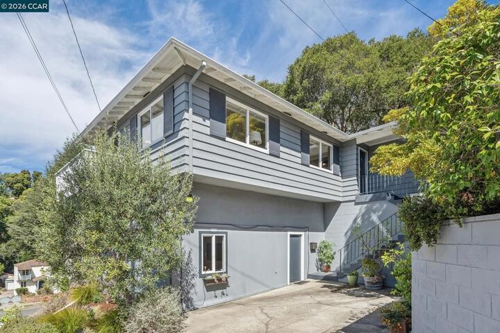 Property Photo:  1016 Norwood Ave  CA 94610-1836 