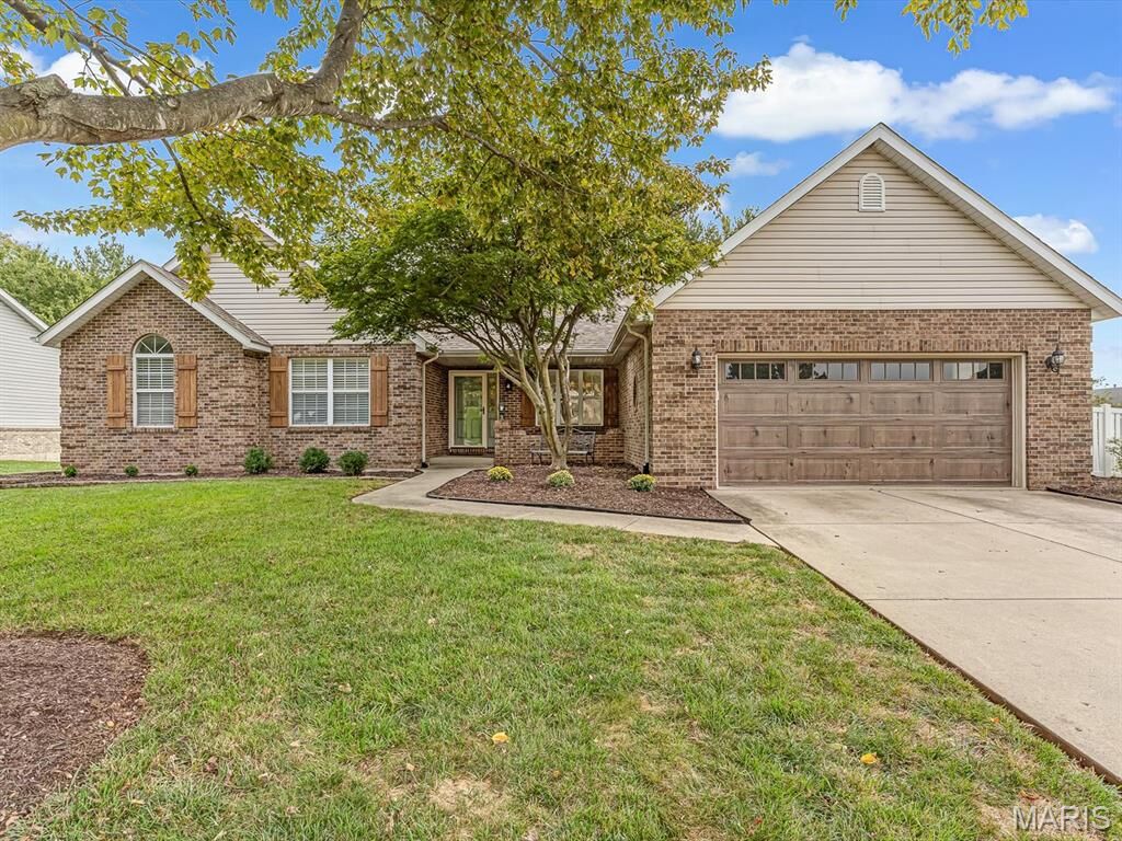 Property Photo:  1608 Easthaven Drive  IL 62220 