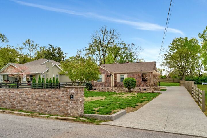 Property Photo: 2544 Stinson Rd TN 37214