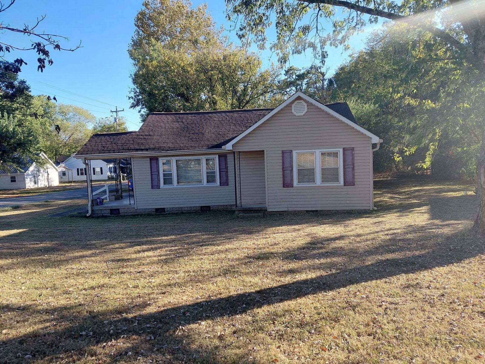 Property Photo: 102 Murfreesboro St TN 37127
