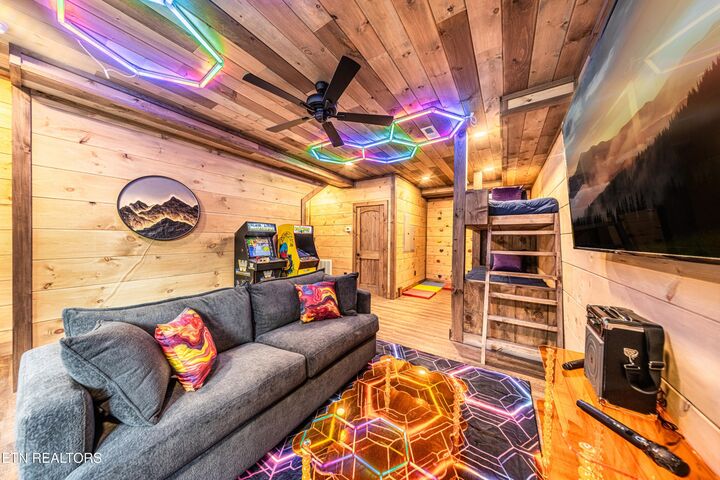 Property Photo: 3210 Pine Way TN 37863