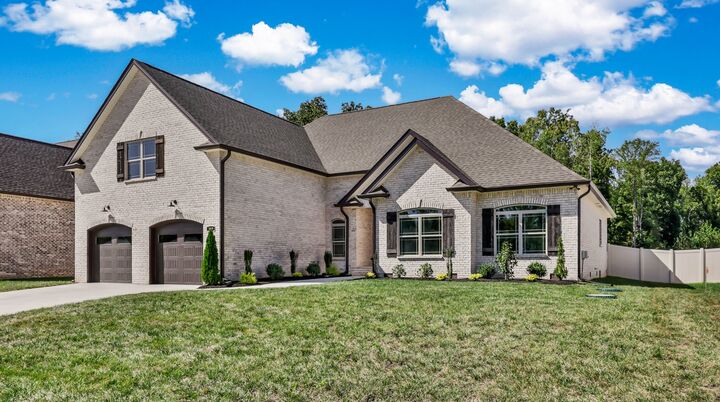 Property Photo:  390 Young Ln  TN 37146 