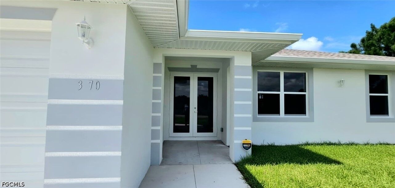 Property Photo: 370 Chalet Avenue S FL 33974
