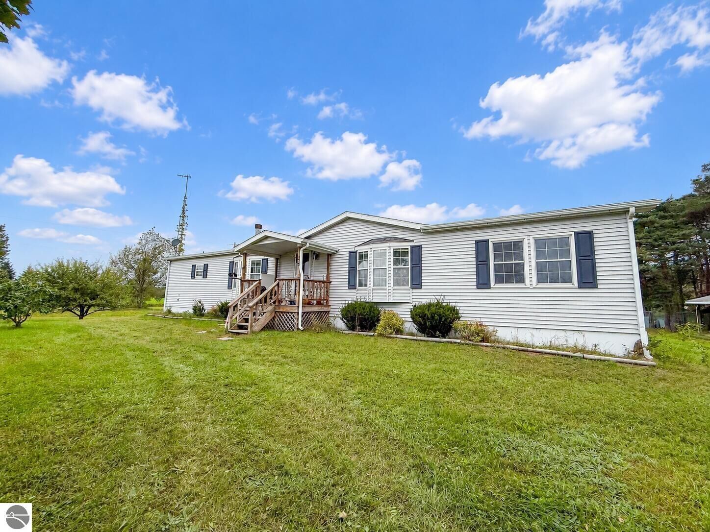 Property Photo: 5303 E Houghton Lake Road MI 49651
