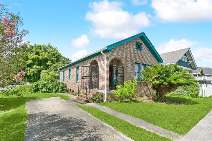 Property Photo:  5240 Burgundy Street  LA 70117 