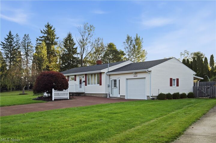 Property Photo:  5049 Tam O Shanter Drive  OH 44514 