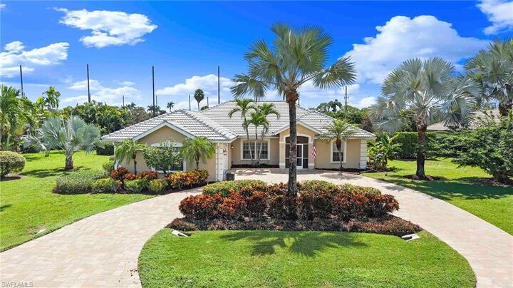 Property Photo: 28910 Winthrop Cir FL 34134