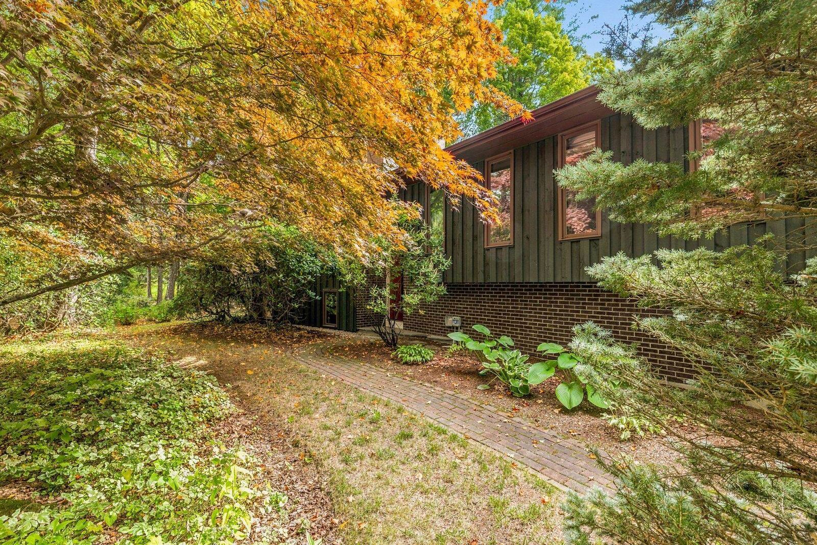 Property Photo:  10 Morgan Way  NH 03824 