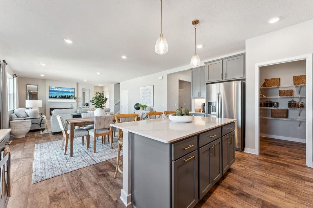 Property Photo:  1709 Oak Creek Pass  MN 55318 