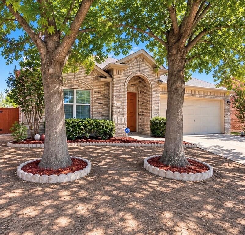 Property Photo: 3121 Evangeline Road TX 76140