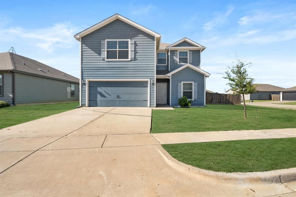 Property Photo: 101 Austin Avenue TX 76084