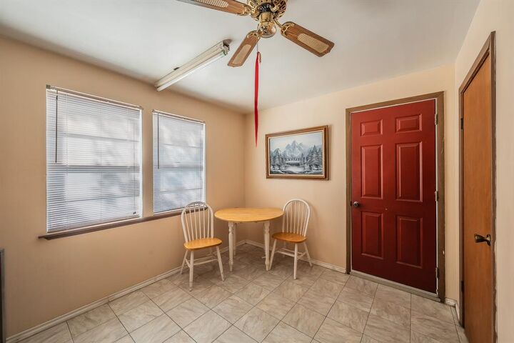 Property Photo:  1812 Highland Drive E  TX 76262 