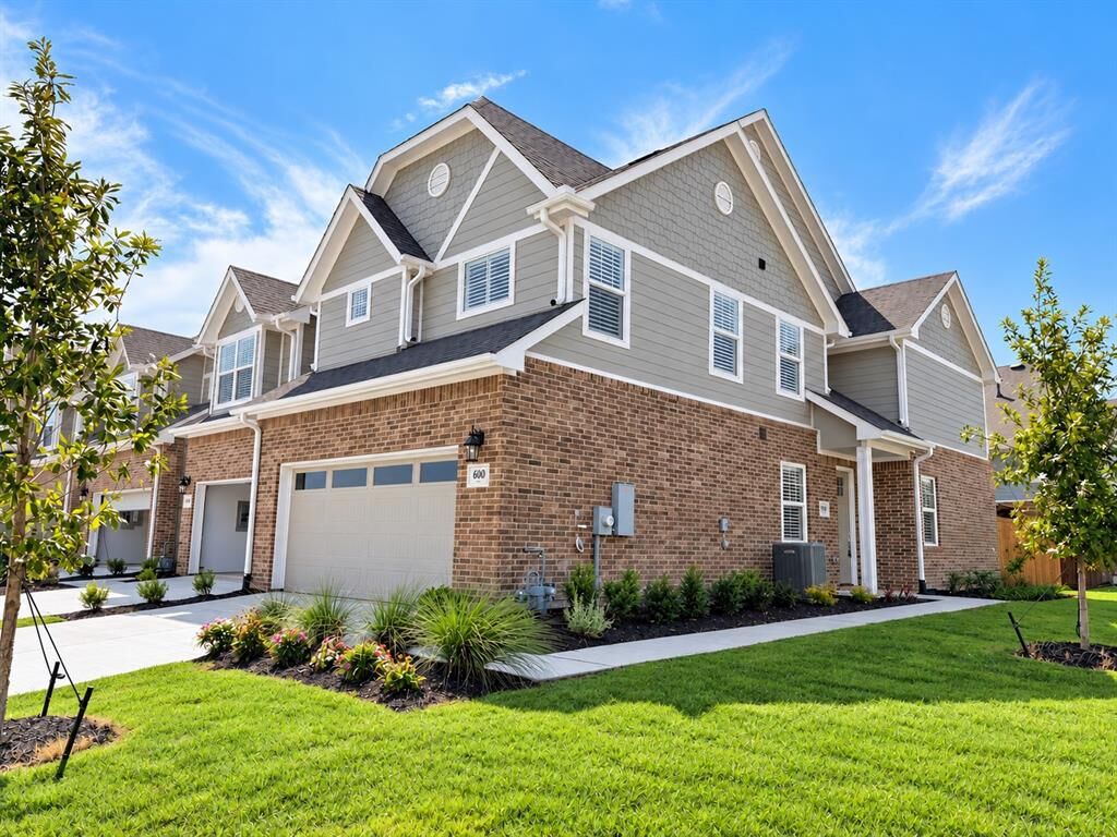 Property Photo:  600 Nolan Lane  TX 75098 