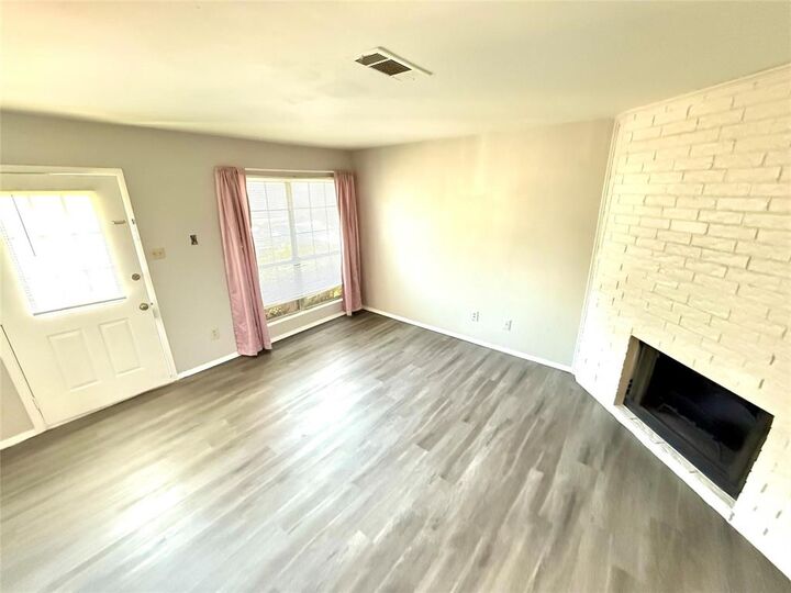 Property Photo:  629 Carriagehouse Lane H6  TX 75040 