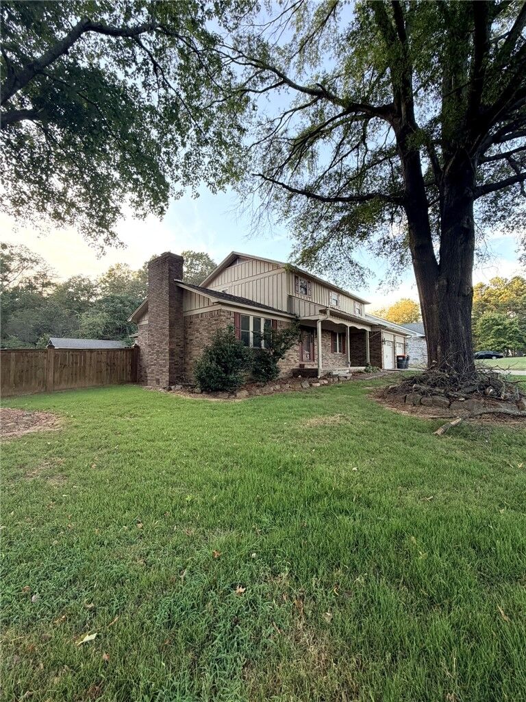 Property Photo:  242 S Cumberland  AR 72801 