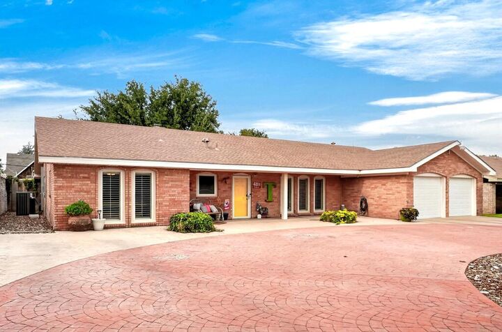 Property Photo: 4211 Kirkwood Dr TX 79762