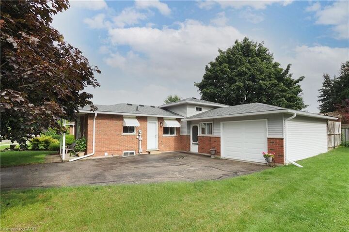 Property Photo:  219 Foxhunt Road  ON N2K 2R8 