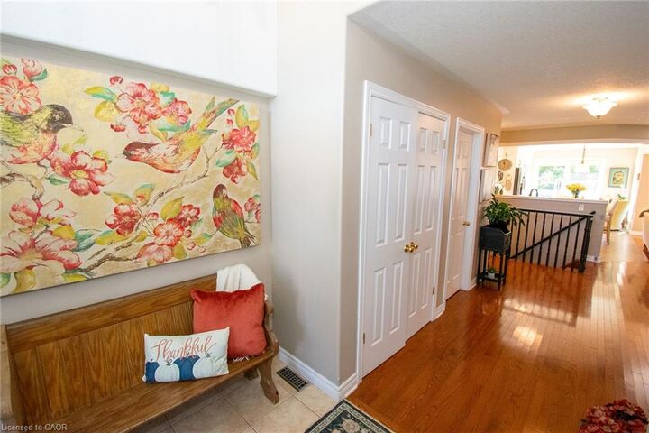 Property Photo:  10 Meadowbrook Court  ON N1A 3H6 