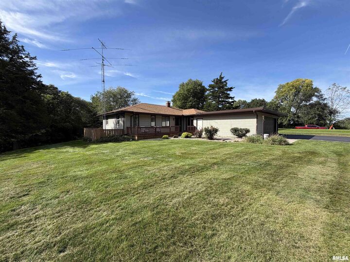 Property Photo: 2540 S Lake Storey Road IL 61401