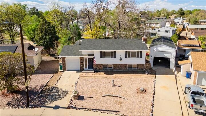 Property Photo: 11 Macgregor Rd CO 81001