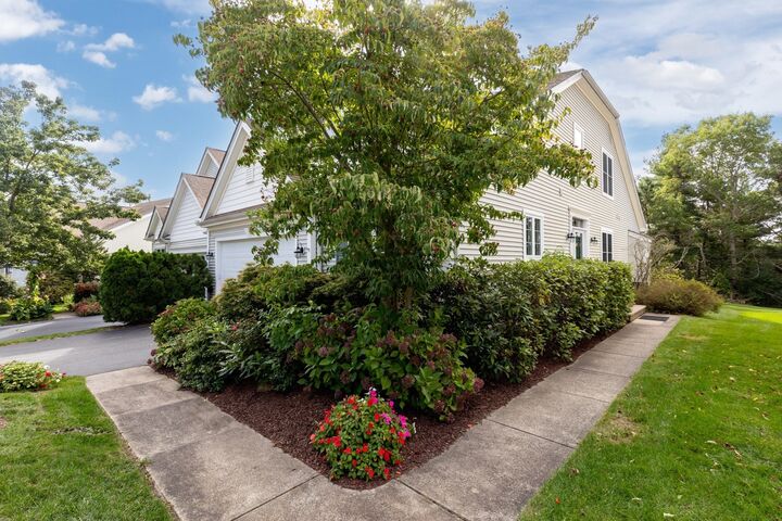 Property Photo:  7 White Trellis  MA 02360 