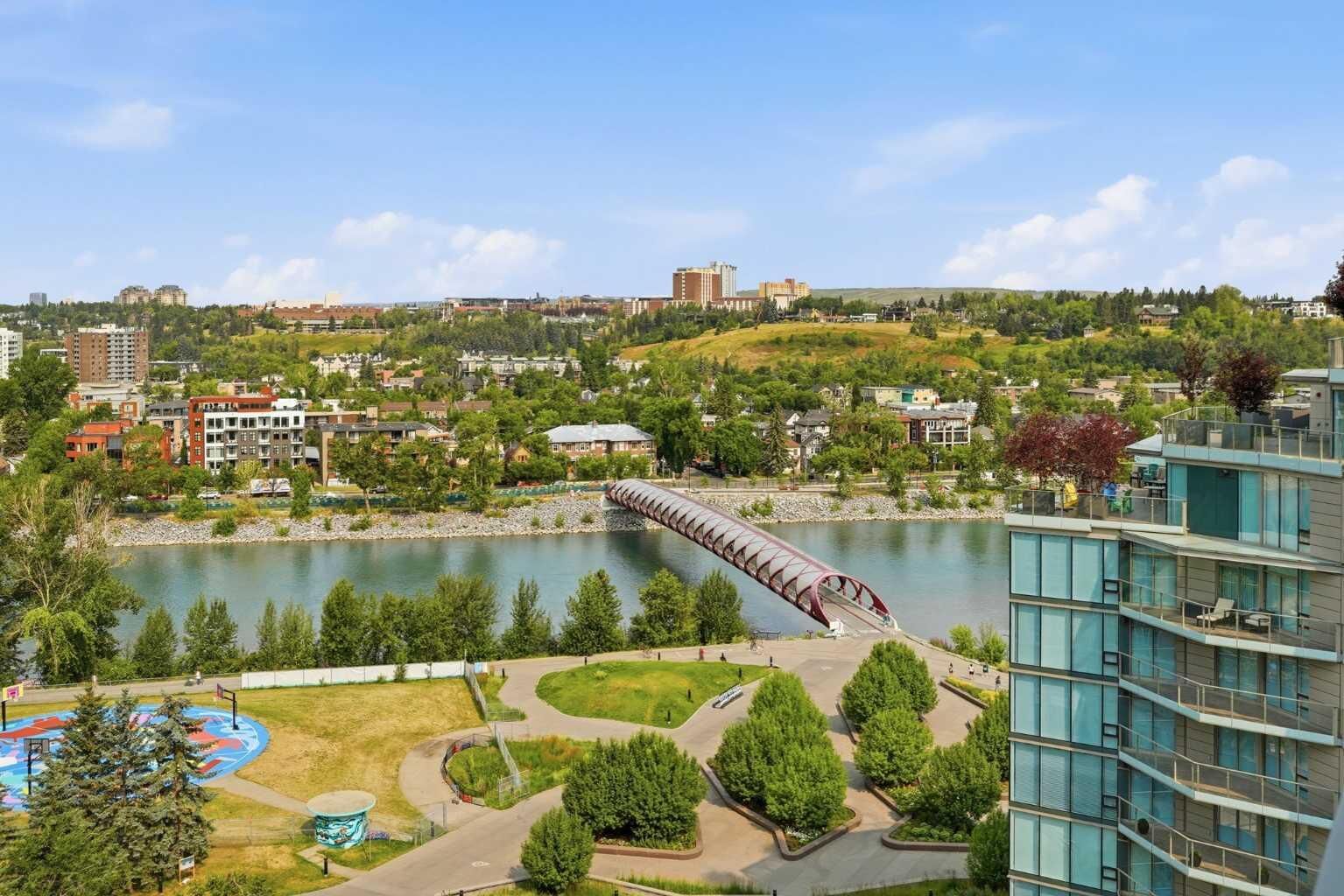 Property Photo:  730 2 Avenue SW 1213  AB T2P 1R8 