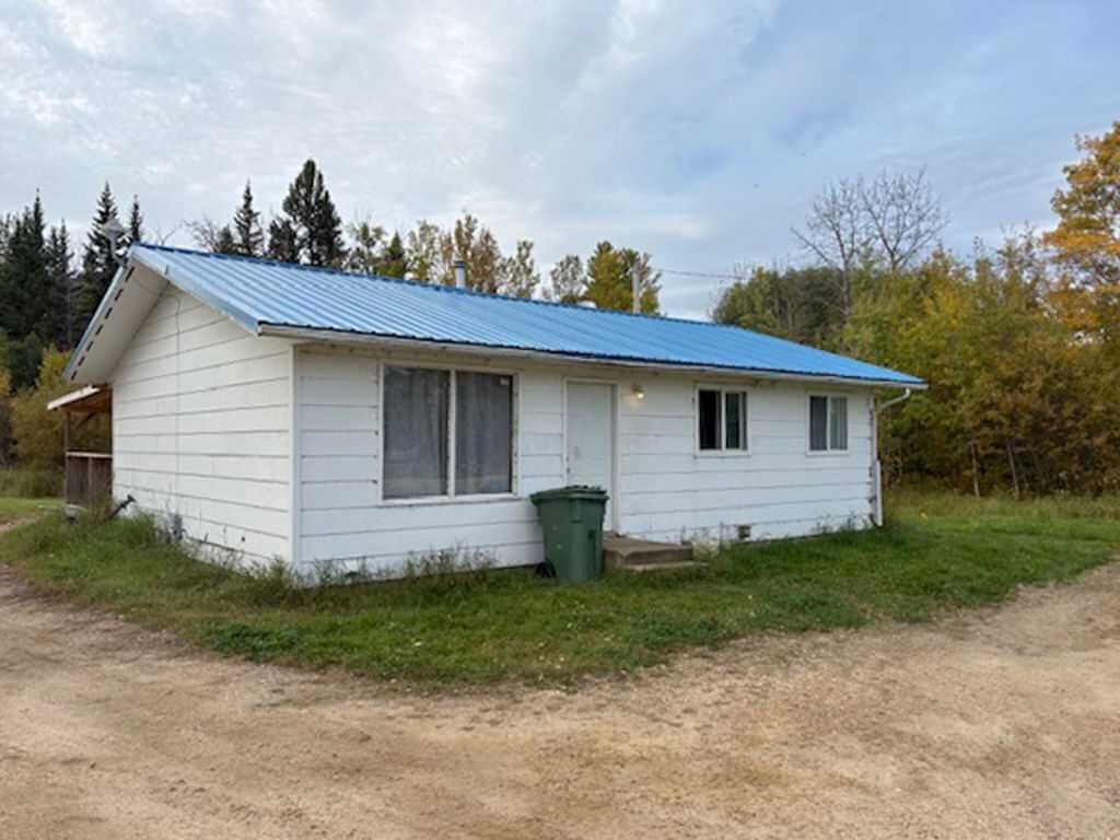 Property Photo:  1860 Calling River Road South  AB T0G 0K0 