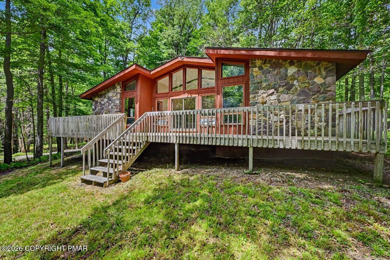 Property Photo: 149 Cardinal Drive PA 18424