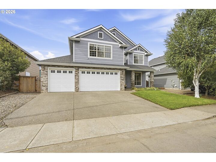 Property Photo:  652 June Dr  OR 97038 