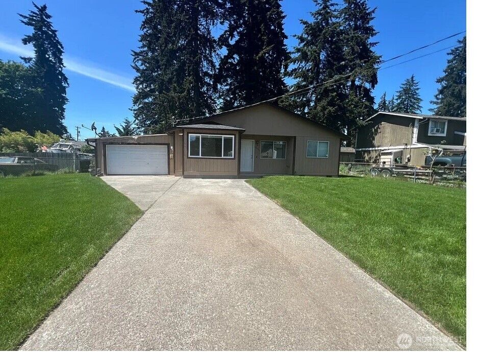Property Photo:  16904  17th Avenue Ct E  WA 98387 
