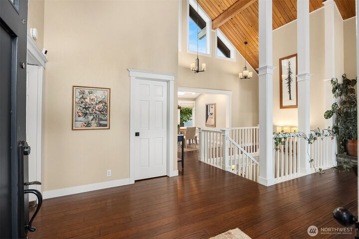 Property Photo:  1542  10th Place N  WA 98020 