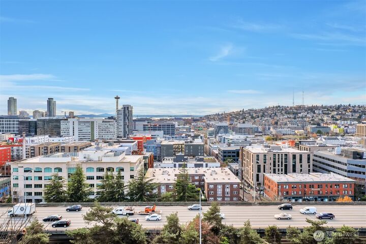 Property Photo: 530 Melrose Avenue E 601 WA 98102