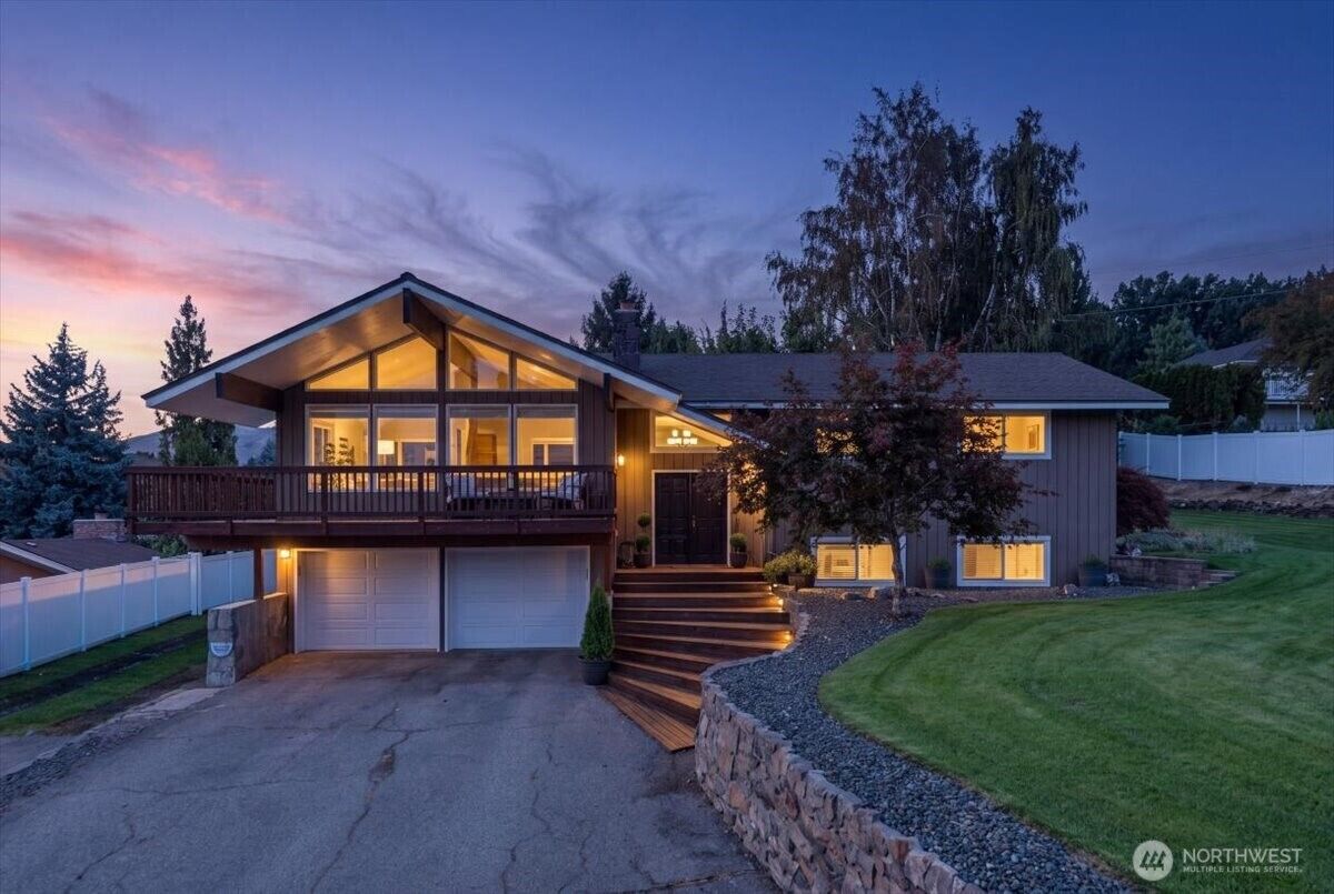 Property Photo: 149 20th Place NE WA 98802