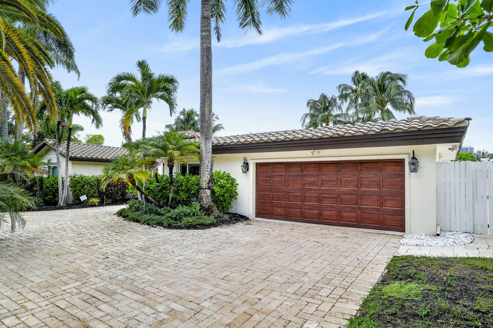 Property Photo:  329 Isle Of Capri Drive  FL 33301 
