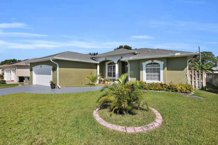 Property Photo:  1885 SW Altman Avenue  FL 34953 