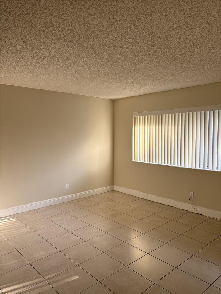 Property Photo:  1835 Meadows Circle  FL 33436 