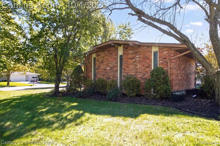 Property Photo:  36471 Gardner Street S  MI 48152 