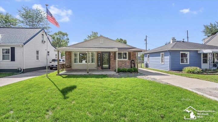 Property Photo: 13637 Wright Street MI 48173