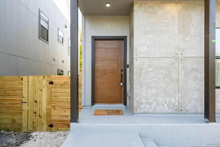 Property Photo:  1210 Gardina St.  TX 78201 