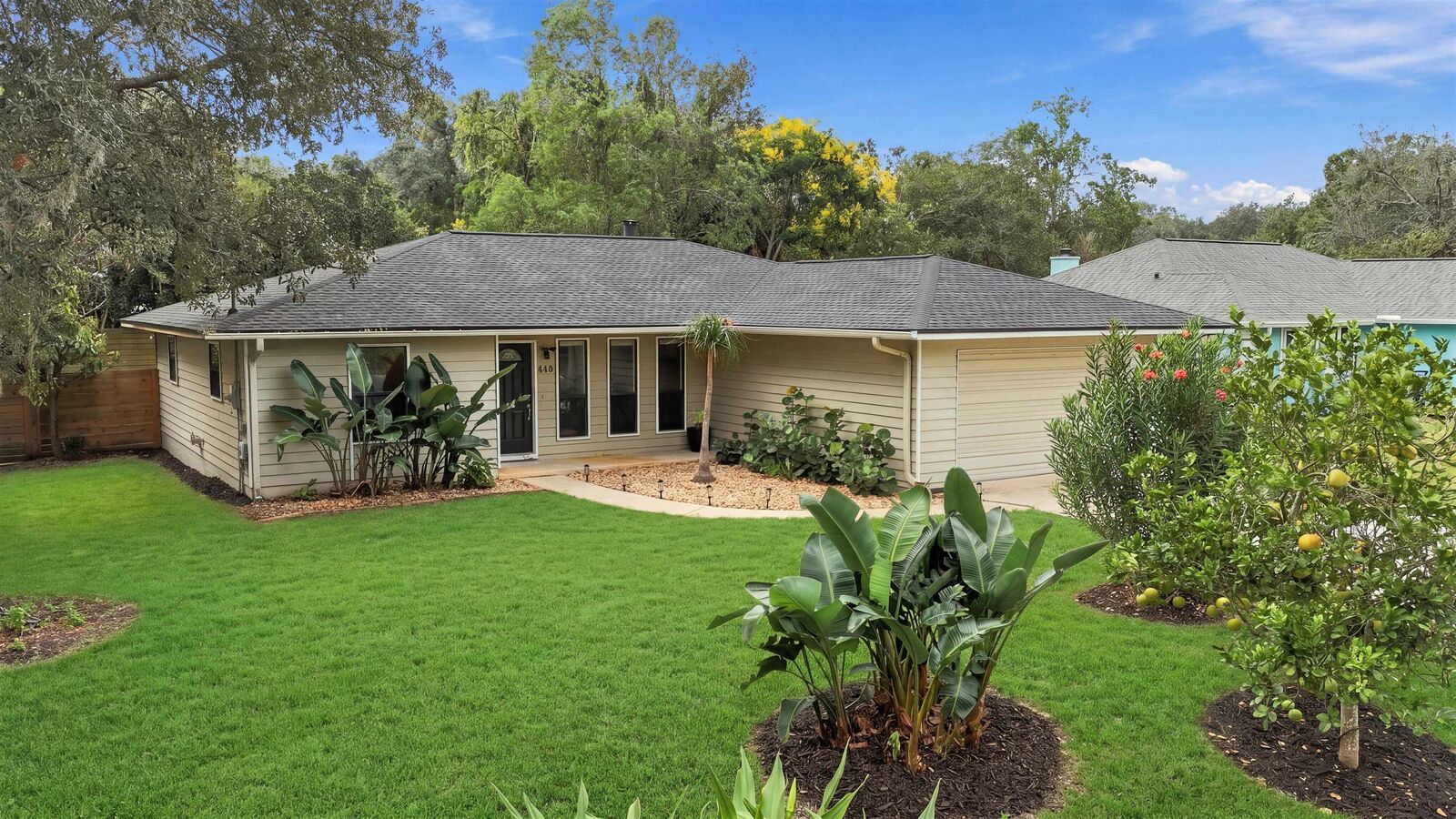 Property Photo: 444 Gerona Rd FL 32086
