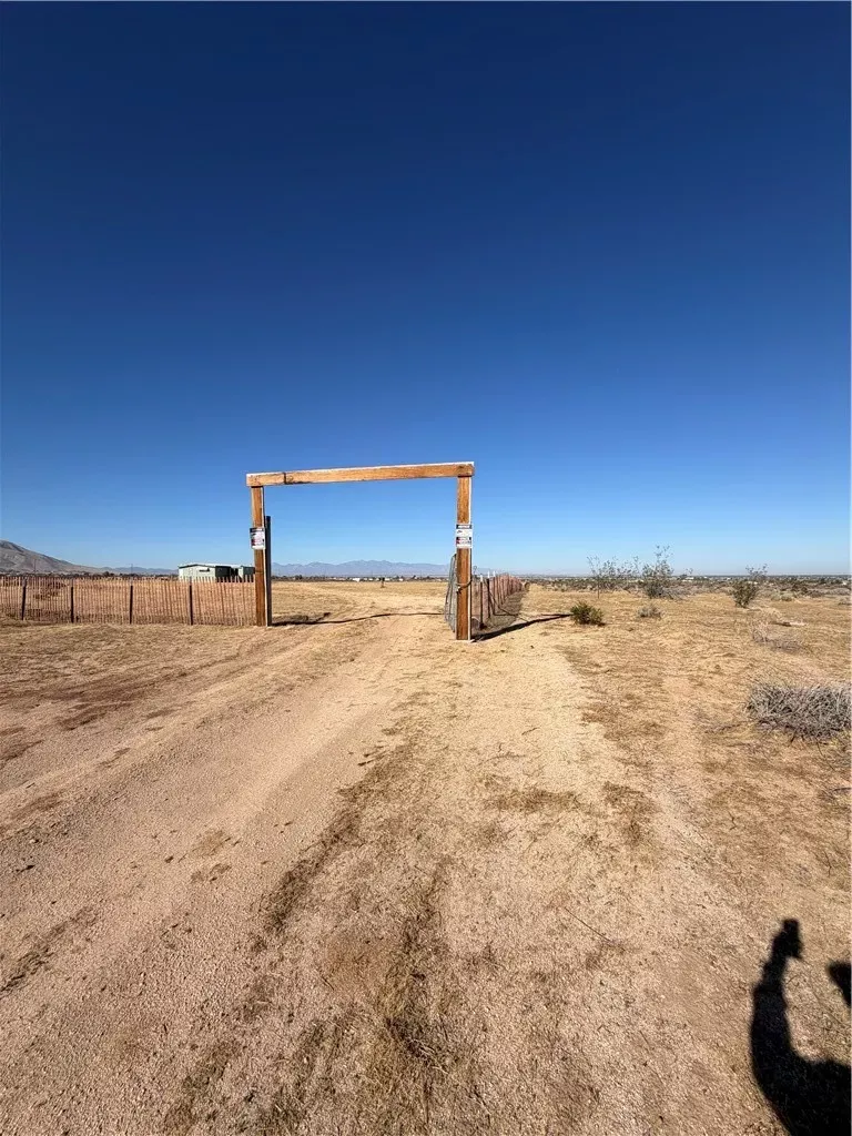 Property Photo: 23952 Apple Valley CA 92308