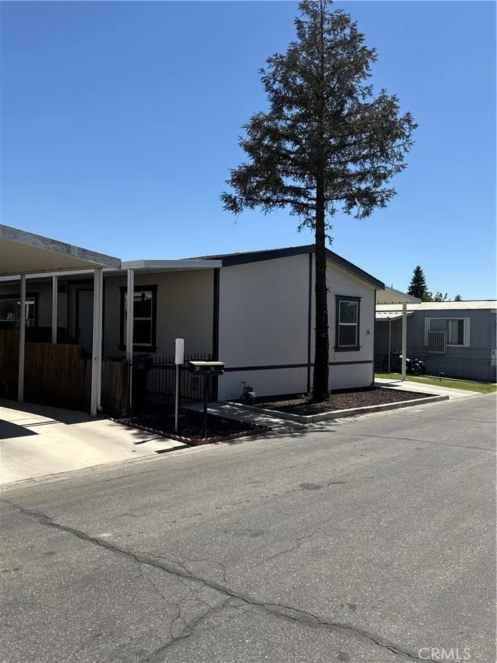 Property Photo:  164 Hickorywood  CA 93308 
