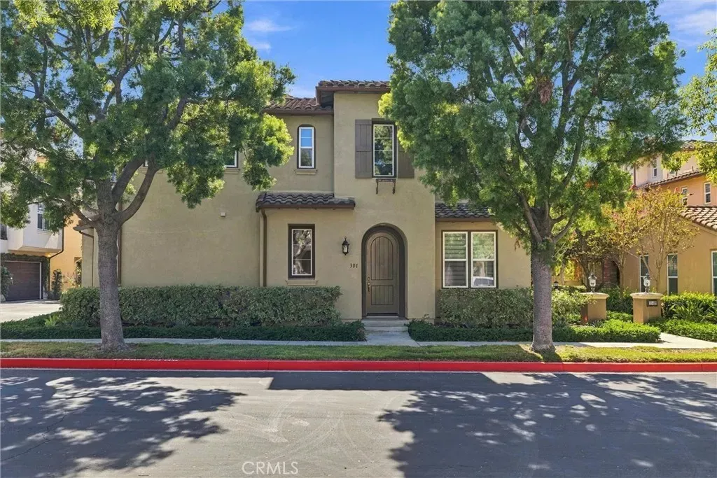 Property Photo: 301 Tall Oak CA 92603