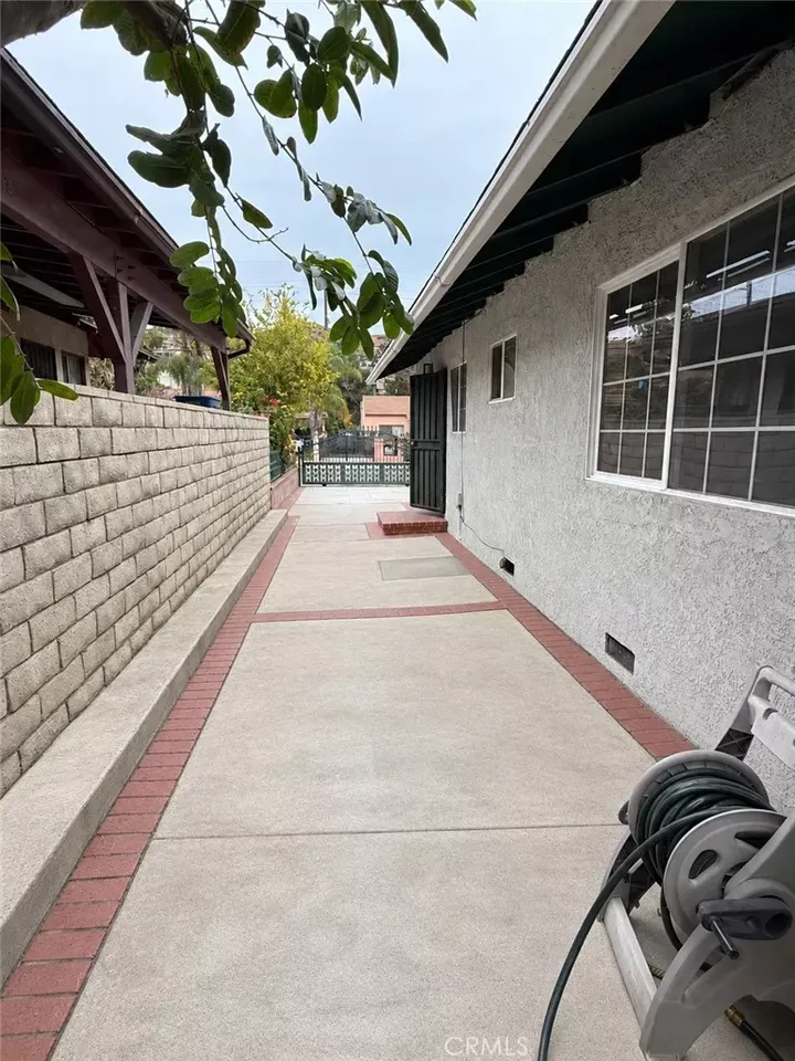 Property Photo:  7881 Claybeck Avenue  CA 91352 