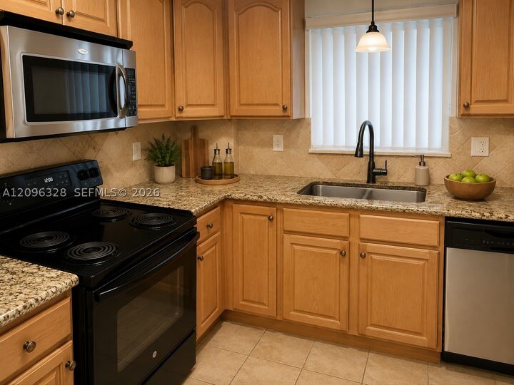 Property Photo:  180 NE 12th Ave 16E  FL 33009 