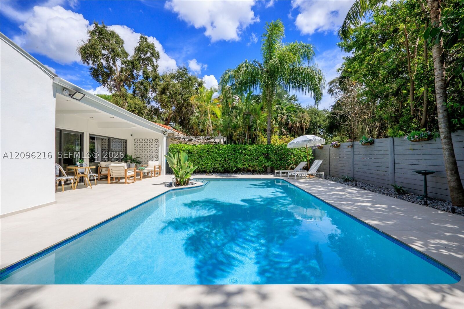 Property Photo:  696 NE 67th St  FL 33138 