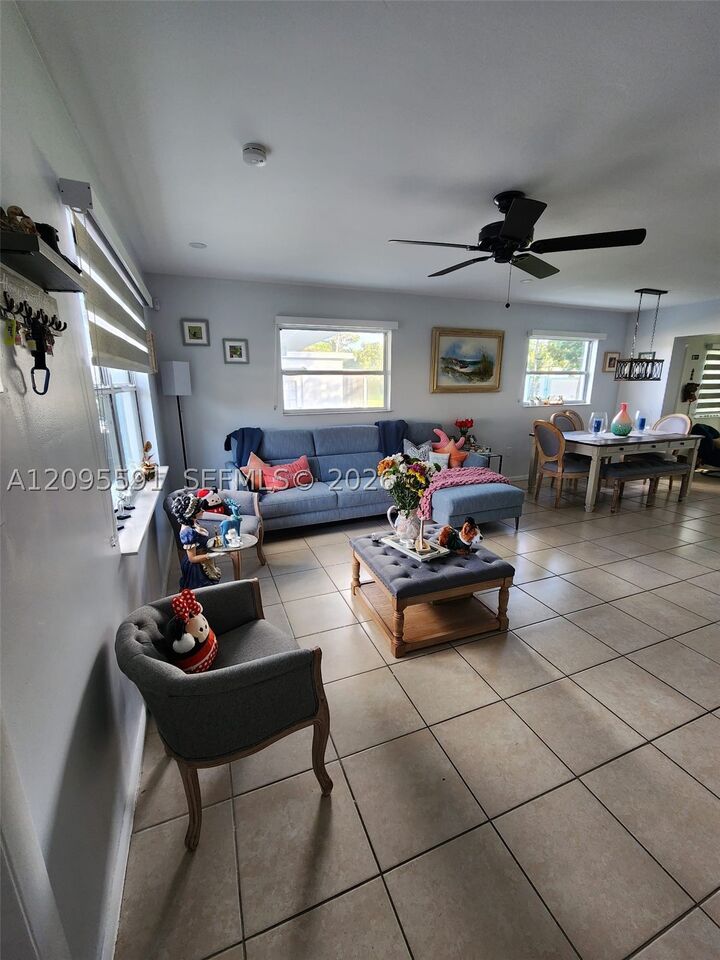 Property Photo: 812 Lake McGregor Dr FL 33919